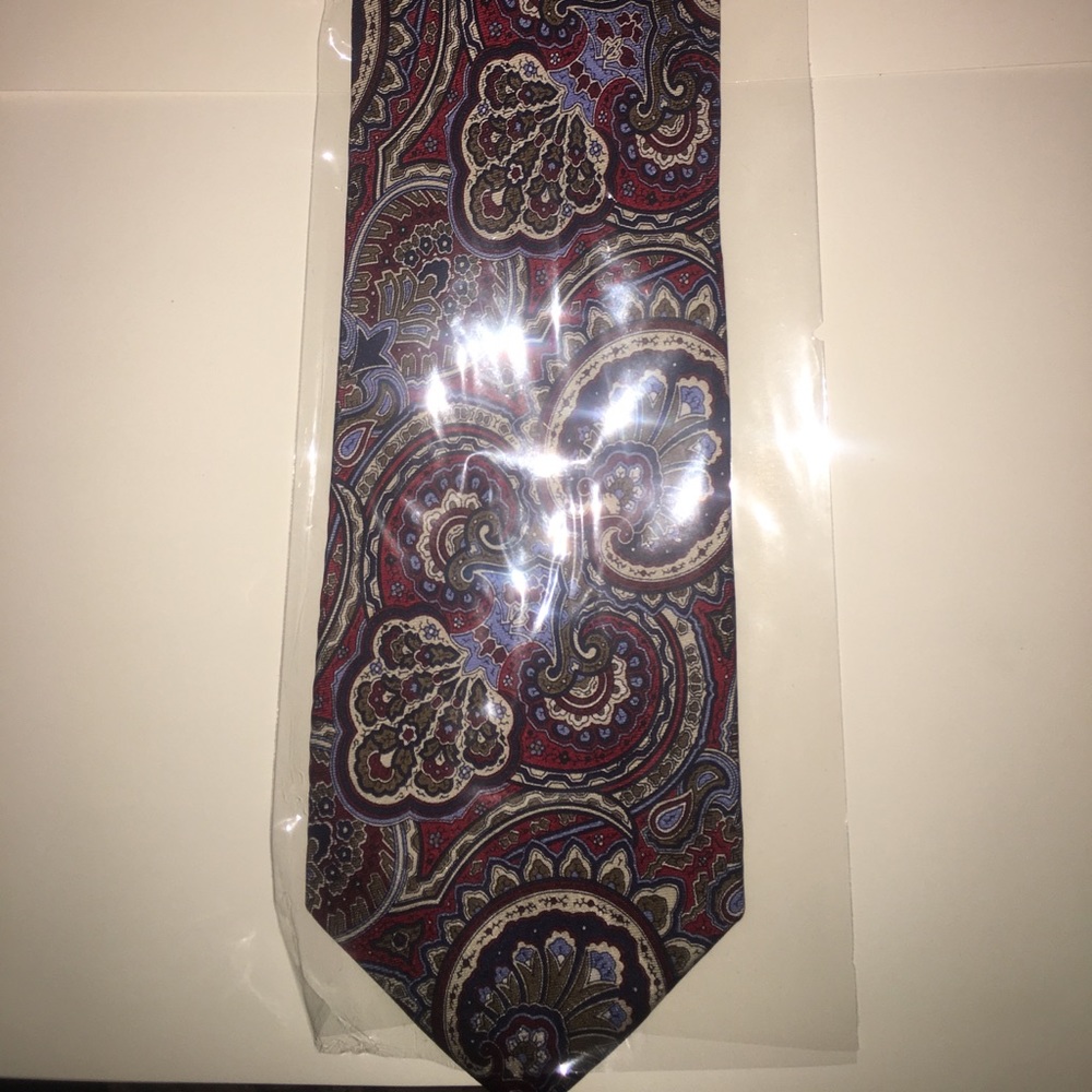 Chaps Men’s Designer Tie Brand New